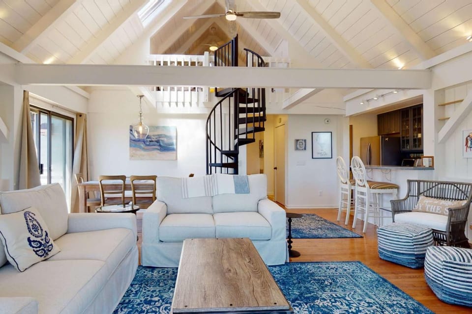 A Golden Retreat House in Bald Head Island