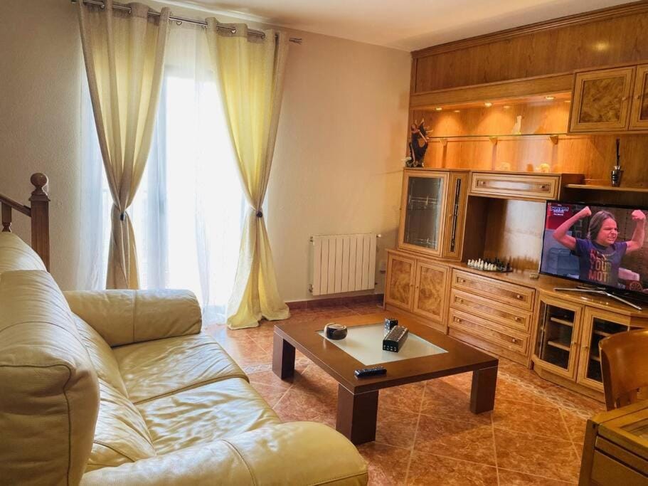 Dúplex pareado con zona exterior Apartment in Community of Madrid
