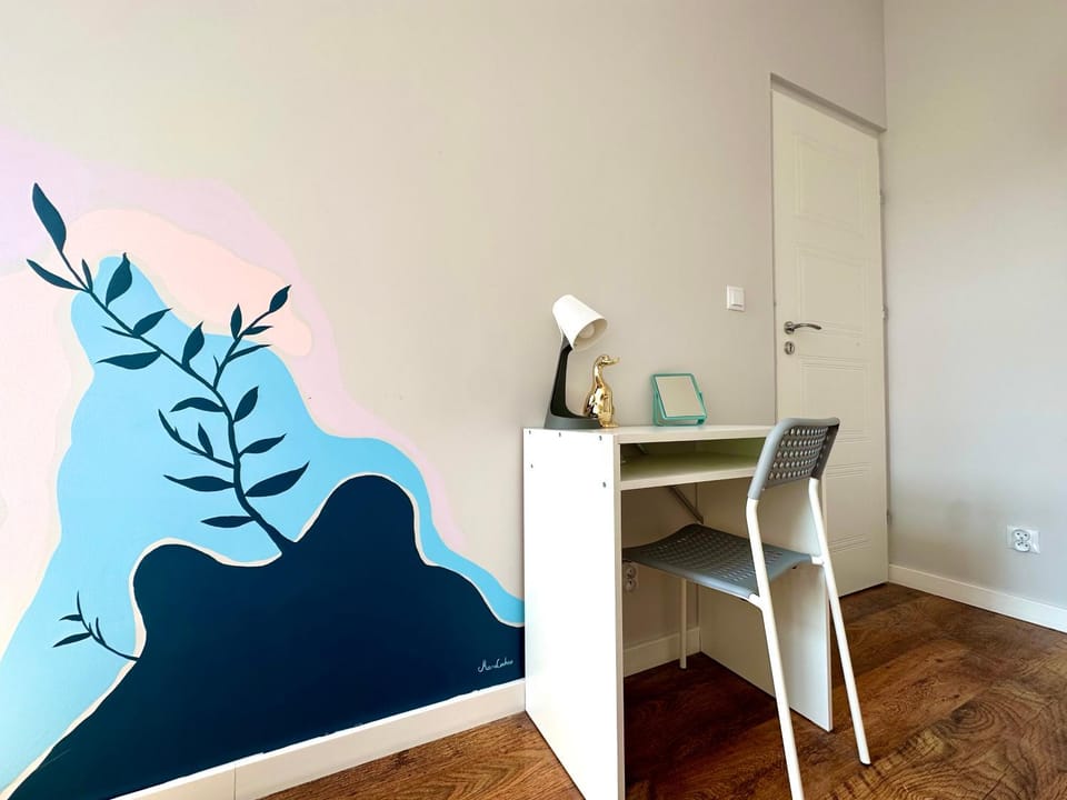 Photo of the whole room, Decorative detail, hair dresser