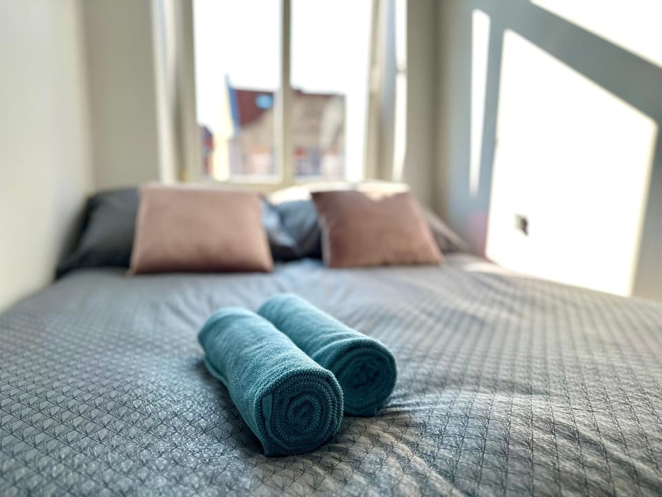 Bed, Photo of the whole room, towels