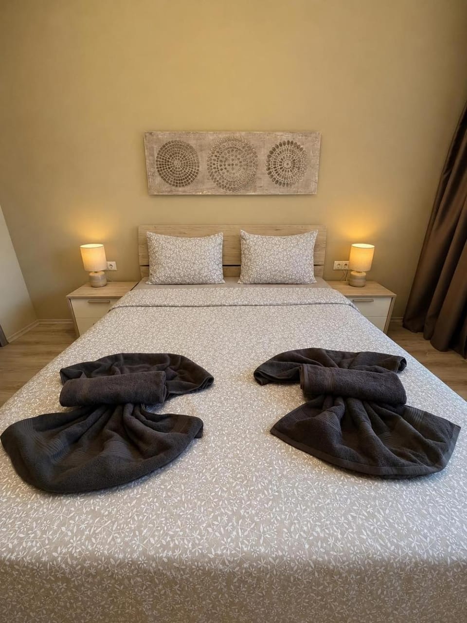 Bedroom, towels, air conditioner