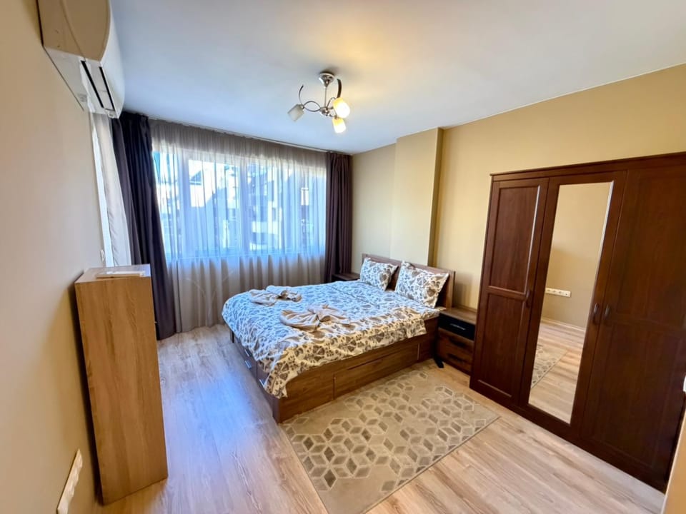 Bedroom, towels, air conditioner