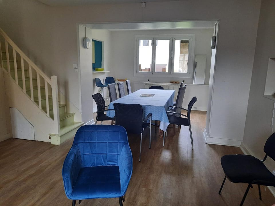 Maison centre Connerré - Proche 24h - 11 pers - 4 chambres House in Centre-Val de Loire