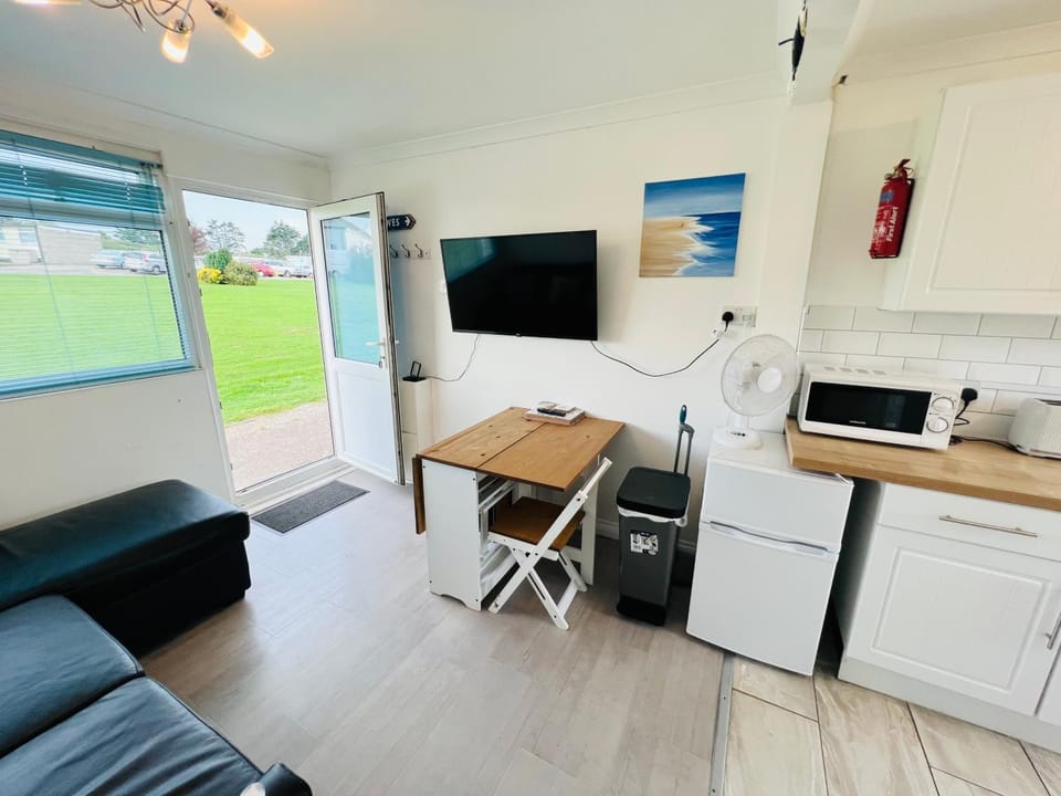 TV and multimedia, Living room, Dining area, minibar