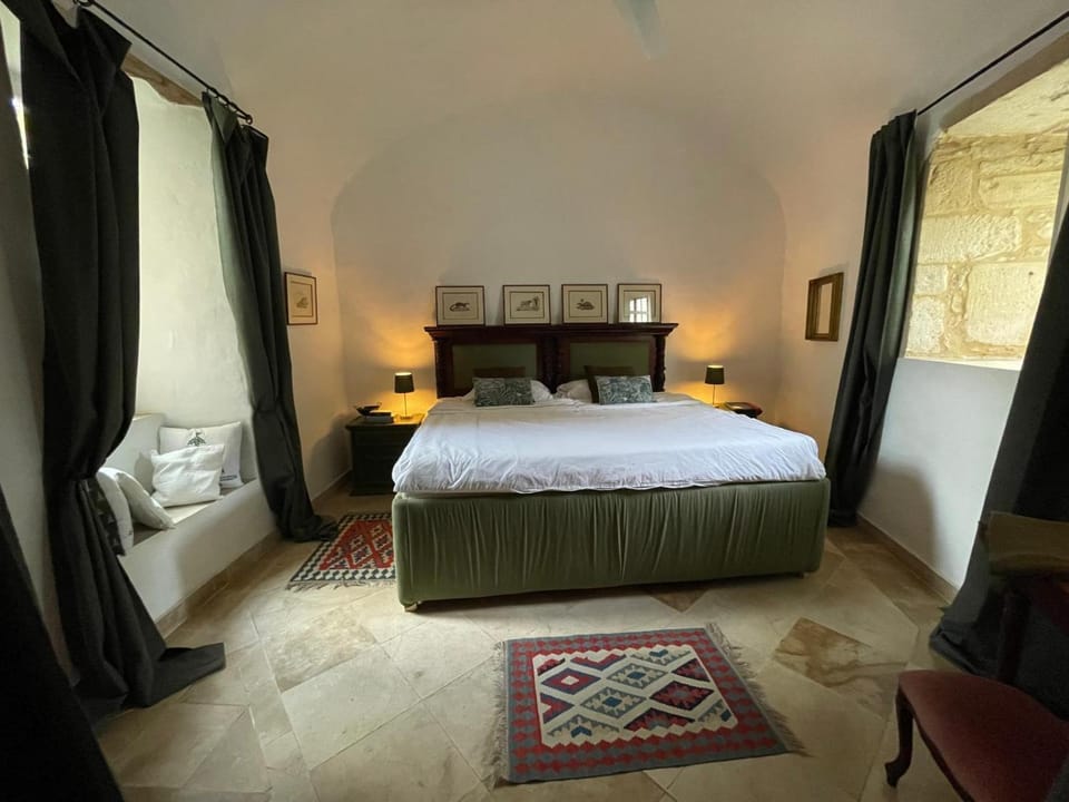 Château la Gineste - Castle and Vineyard Nature lodge in Occitanie