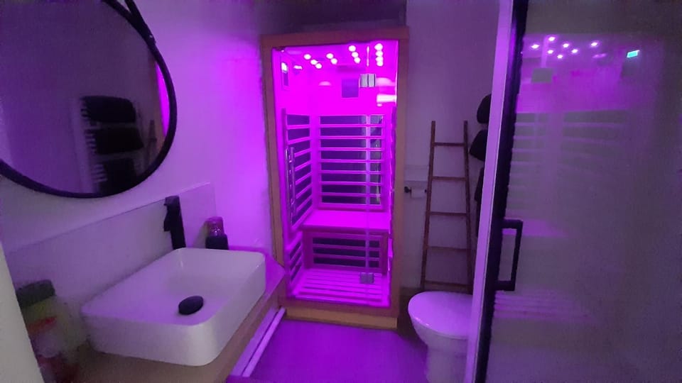 Shower, Sauna, Bathroom, towels