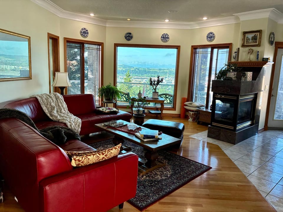 Rocky Mountain View Bed & Breakfast Bed and Breakfast in Cochrane
