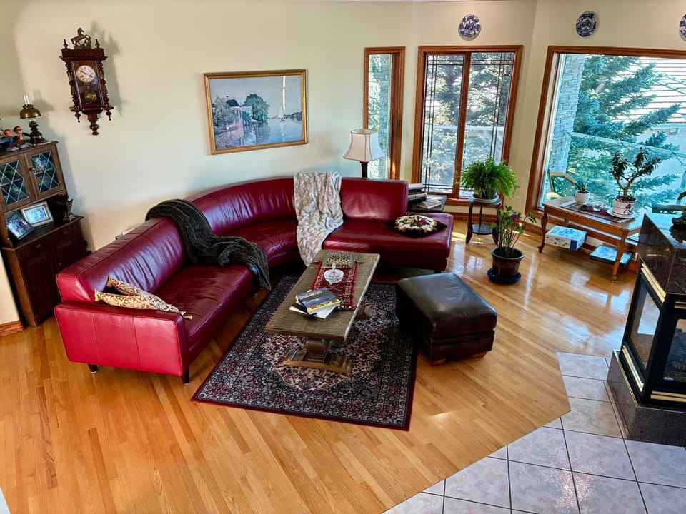Rocky Mountain View Bed & Breakfast Bed and Breakfast in Cochrane