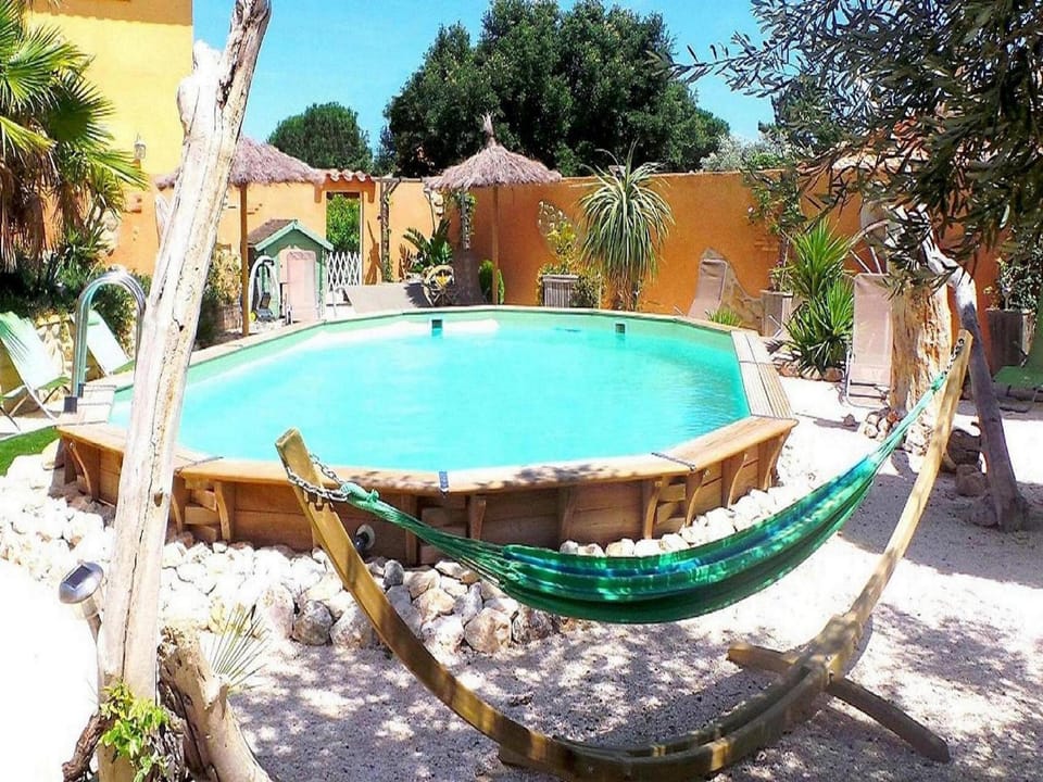 Swimming pool, Swimming pool