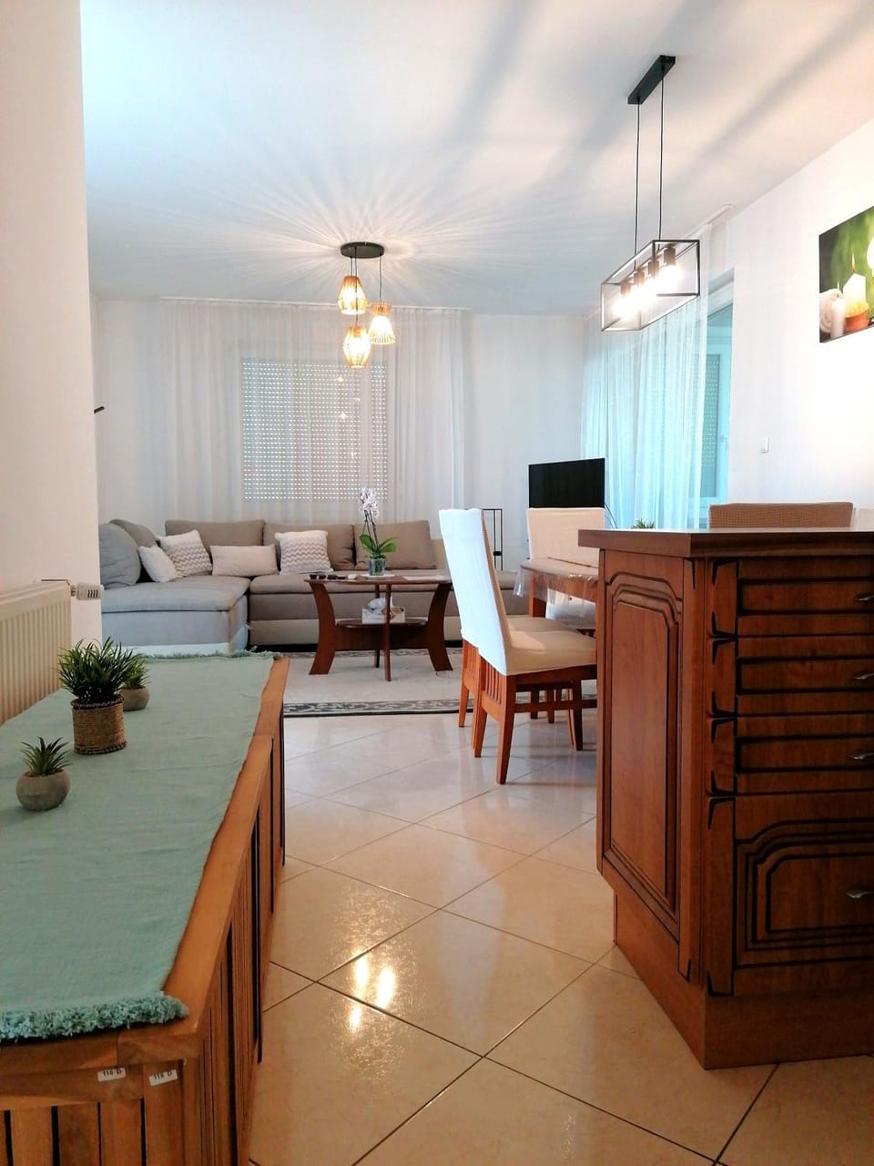 Communal lounge/ TV room, TV and multimedia, Living room, Dining area
