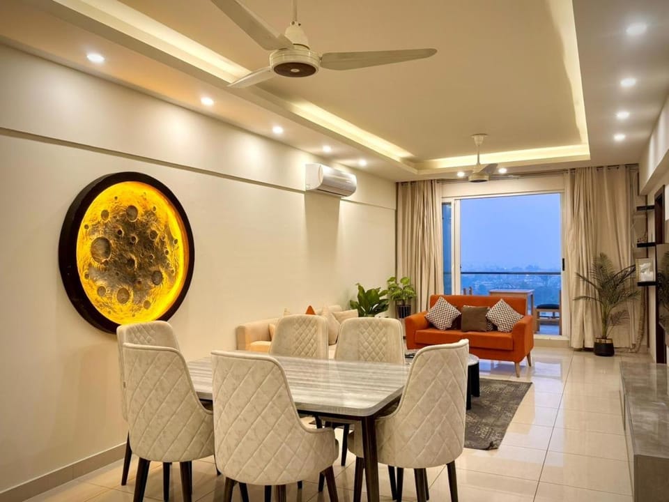 Natural landscape, Living room, Seating area, Dining area