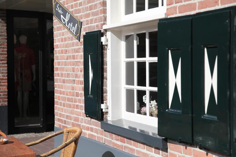 Property logo or sign, Balcony/Terrace, On site, City view, Street view