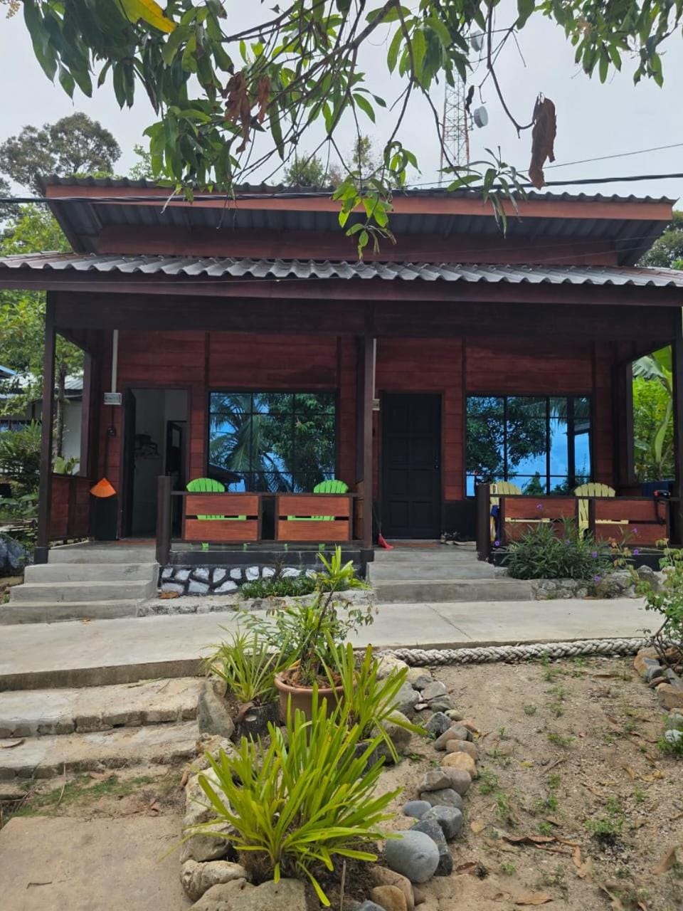 Ella's Place Salang Tioman Inn in Mersing
