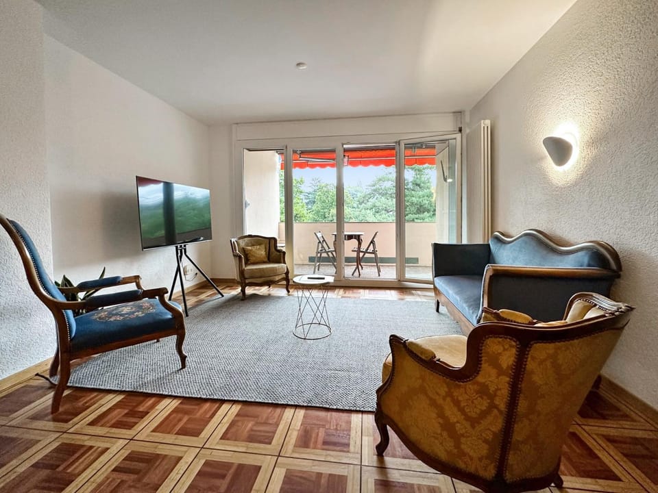 Communal lounge/ TV room, Living room