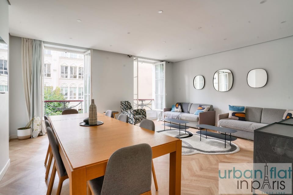 127 - Spacious 4BR in Montorgueil Apartment in Paris