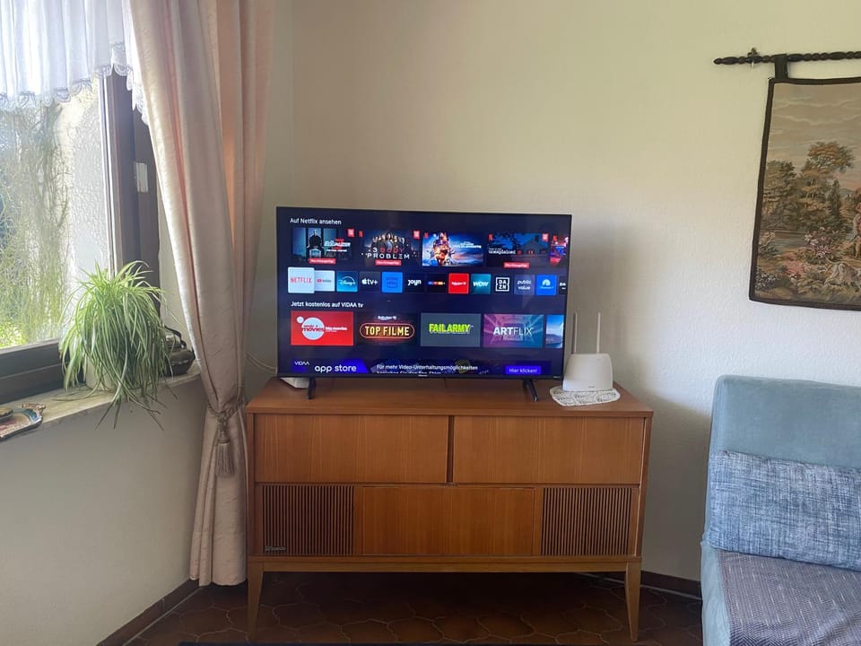 TV and multimedia, Living room, locker