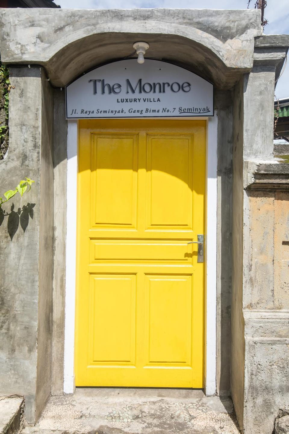 Facade/entrance
