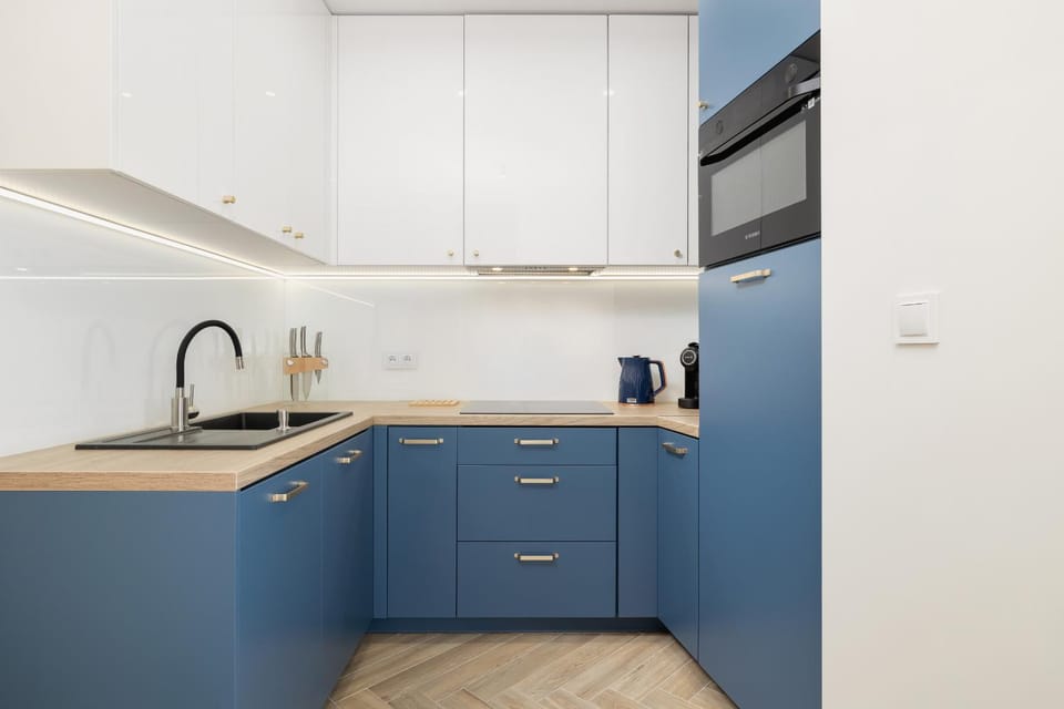 Coffee/tea facilities, Kitchen or kitchenette, minibar, stove