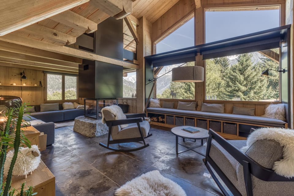 Living room, Seating area