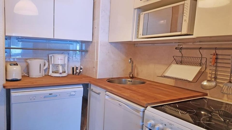 Résidence Cortina 2 - C2616 - APPT T2 CABINE - 6 PERSONNES, 1 CHAMBRE EN CENTRE STATION MAE-8884 Cabin in Provence-Alpes-Côte d'Azur