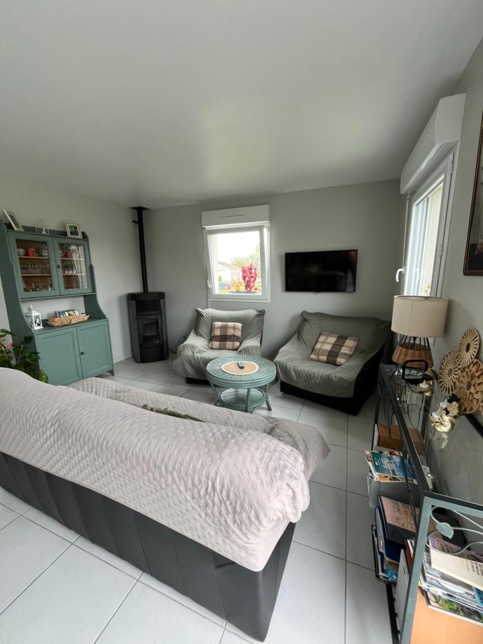 Communal lounge/ TV room