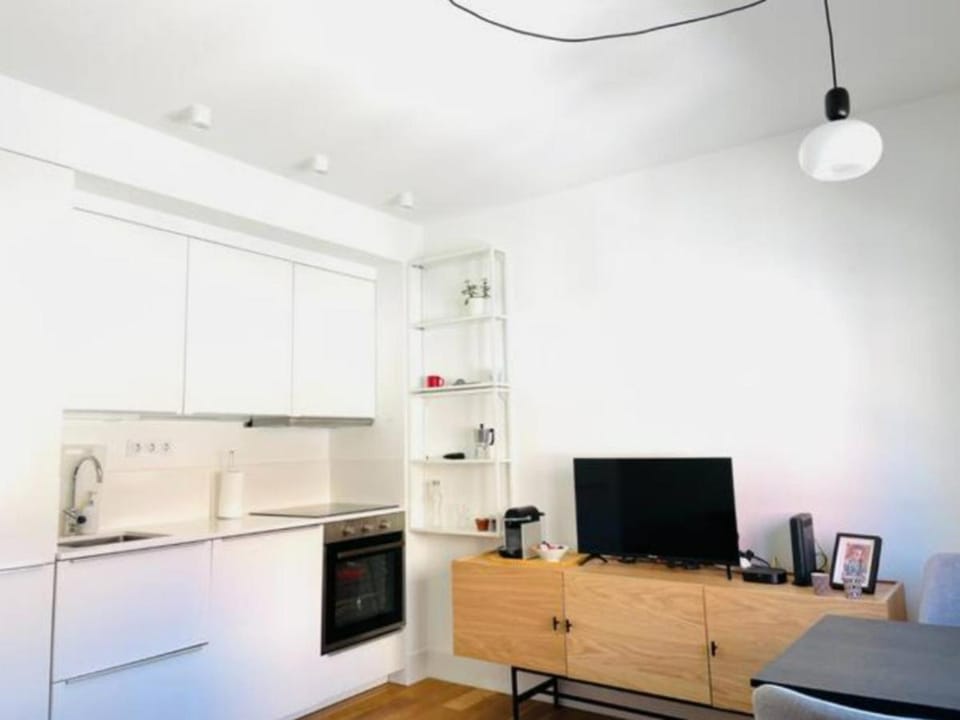 TV and multimedia, Coffee/tea facilities, Kitchen or kitchenette, dishwasher, oven, pet friendly, stove, toaster