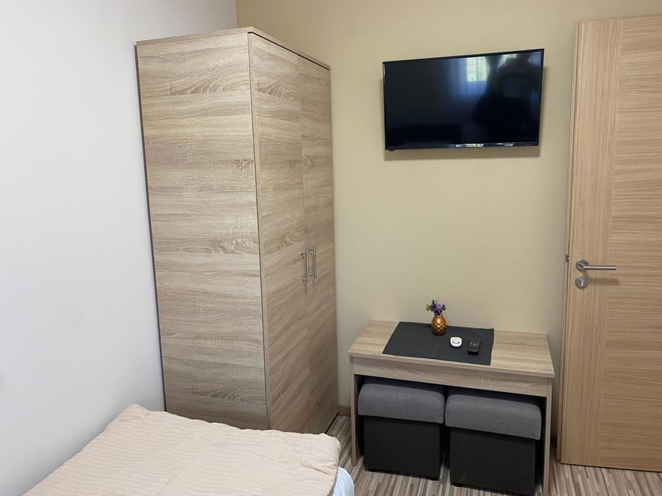 TV and multimedia, hair dresser, wardrobe
