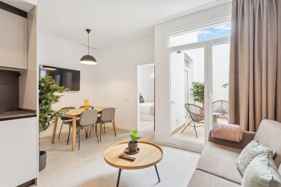 TV and multimedia, Balcony/Terrace, Seating area
