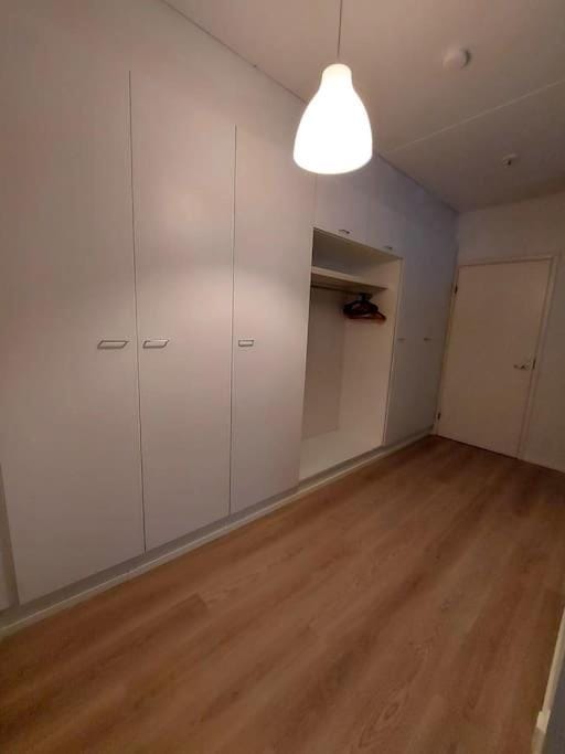 Kotimaailma - Tilava 2MH asunto saunalla Herttoniemen merellisessä ympäristössä Apartment in Helsinki