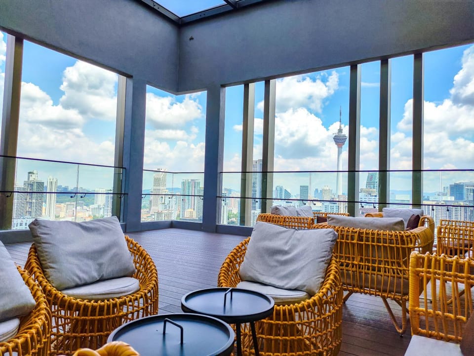 Day, Natural landscape, View (from property/room), Balcony/Terrace, Living room, Seating area, Sea view