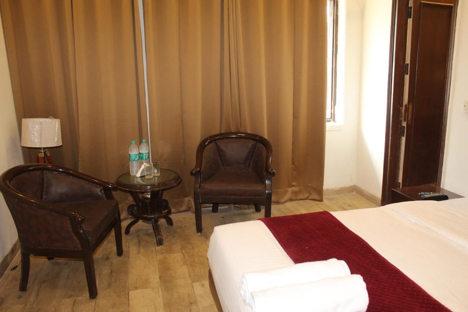 Living room, Seating area, Bedroom
