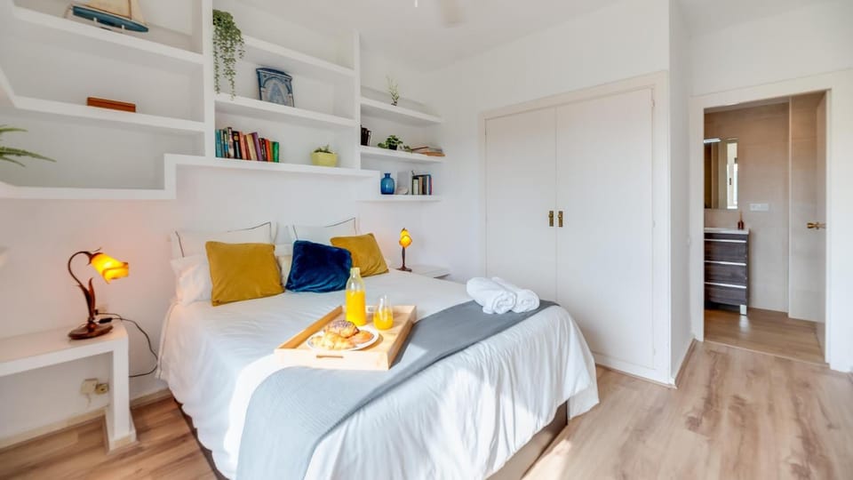 Bed, Photo of the whole room