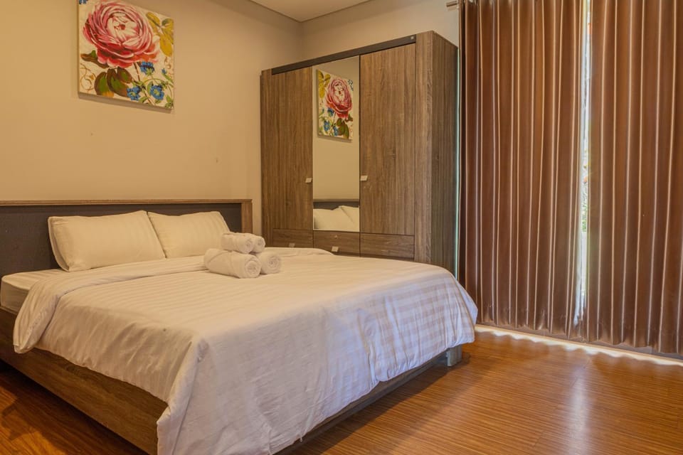 Bed, Photo of the whole room, Bedroom, wardrobe