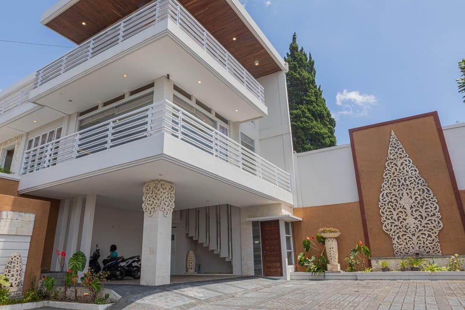 Property building, Parking