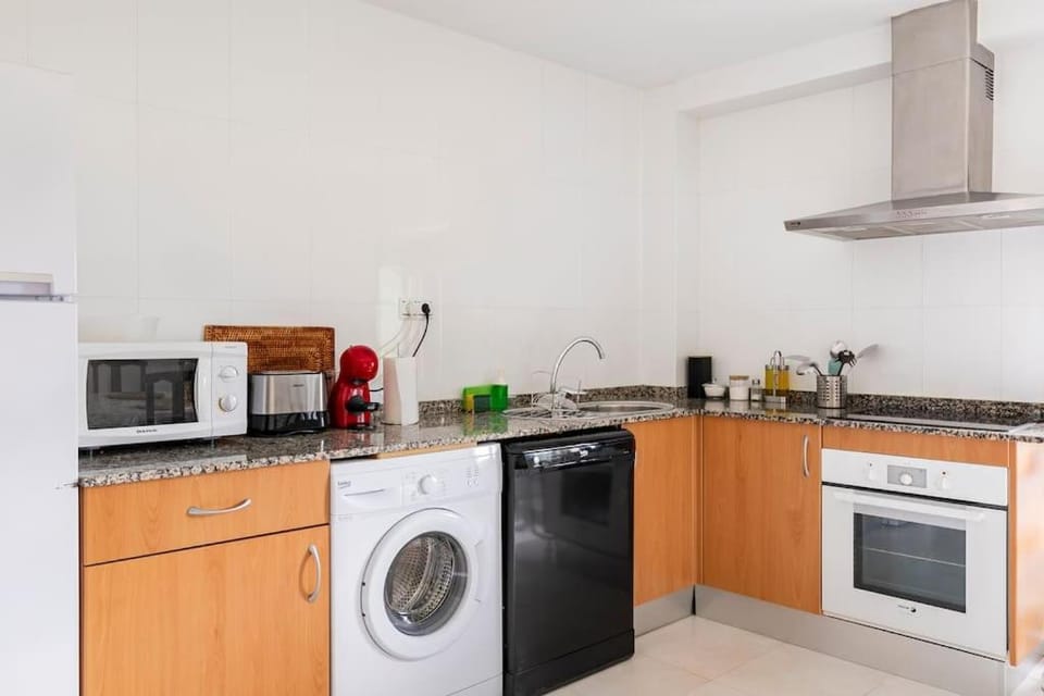 Coffee/tea facilities, Kitchen or kitchenette, dishwasher, minibar, pet friendly, stove, toaster, washing machine