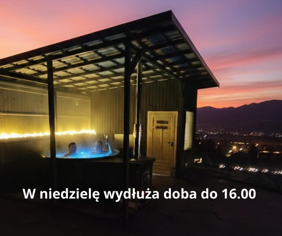 Chwilo Trwaj dom z jacuzzi, sauną i kominkiem z widokiem na góry Korbielów Pilsko Chalet in Lesser Poland Voivodeship