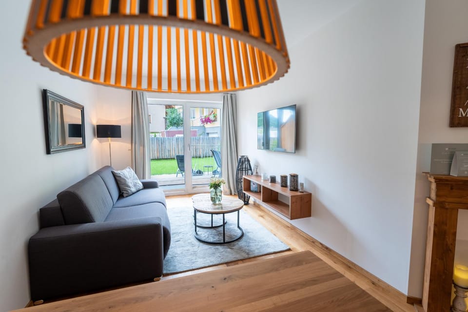 Garden, TV and multimedia, Balcony/Terrace, Living room, Garden view