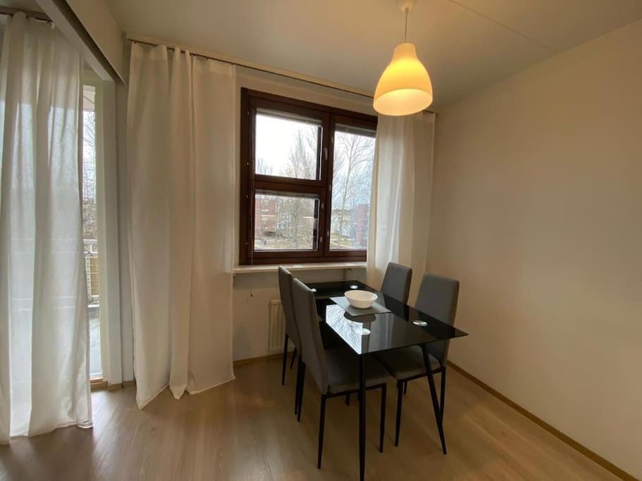 Kotimaailma - Hyvin avara rauhallinen 3MH asunto Apartment in Helsinki