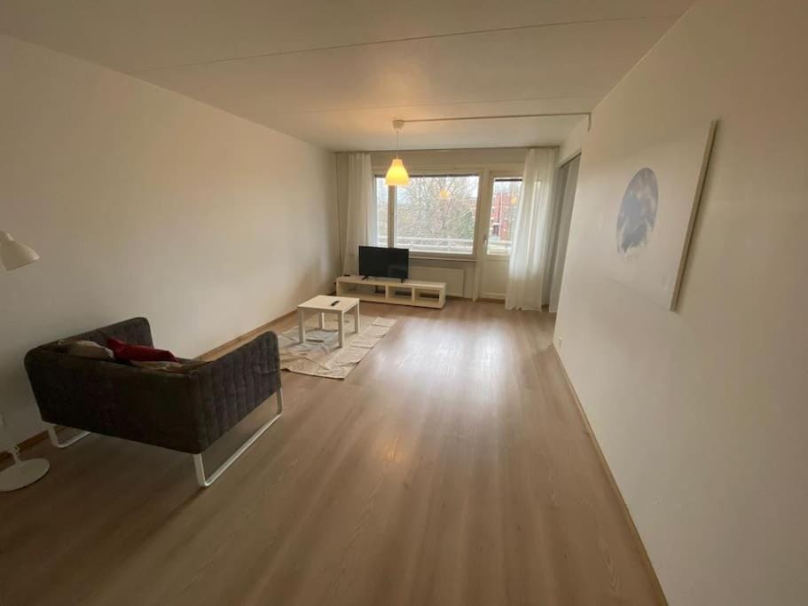 Kotimaailma - Hyvin avara rauhallinen 3MH asunto Apartment in Helsinki