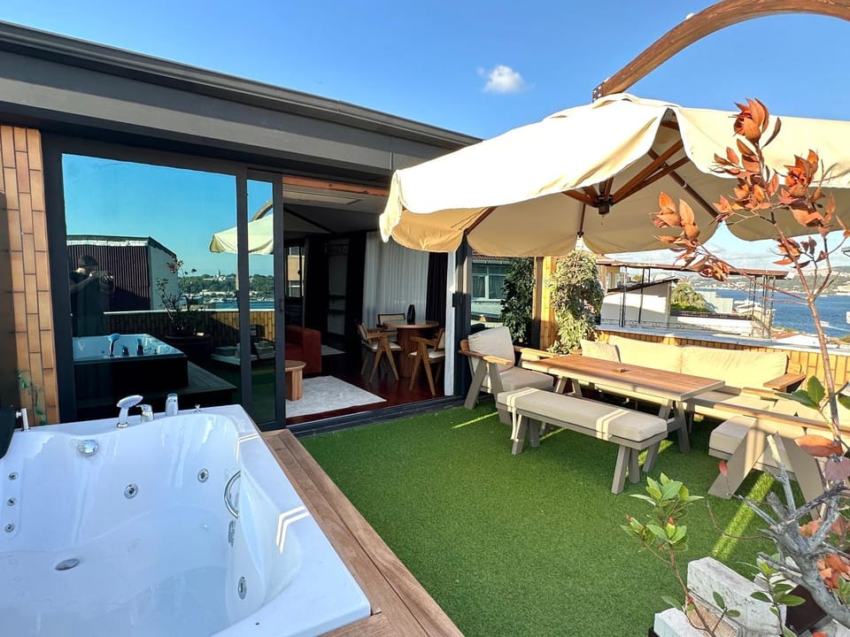 Hot Tub, Balcony/Terrace