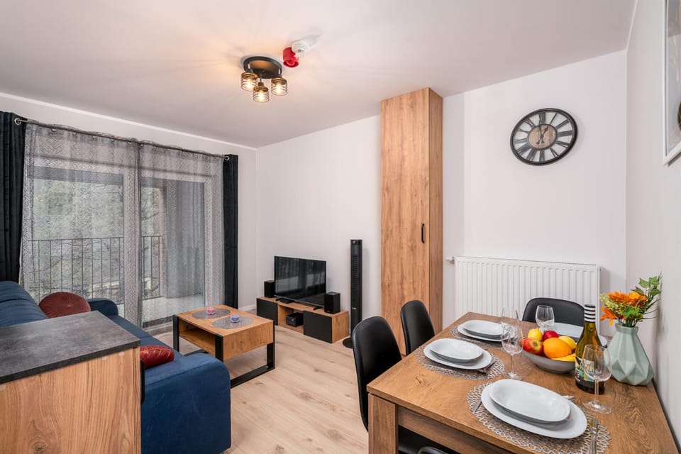 Living room, Dining area, Evening entertainment