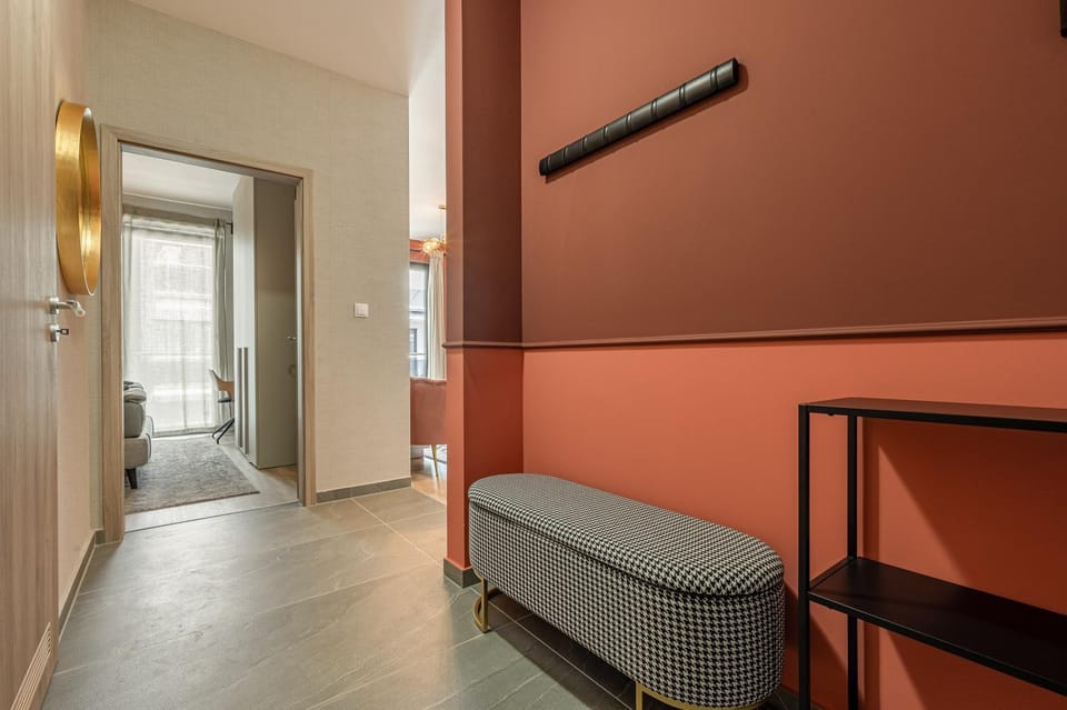 Facade/entrance, Photo of the whole room