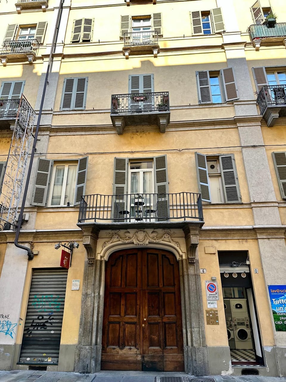Property building, Facade/entrance, Day