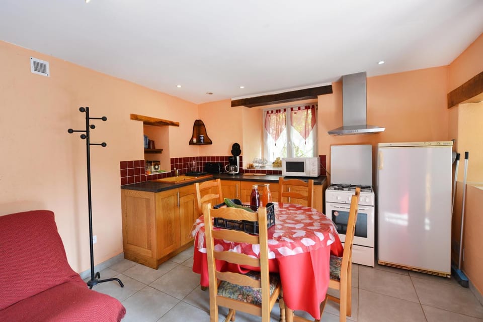 Property building, Kitchen or kitchenette, Living room