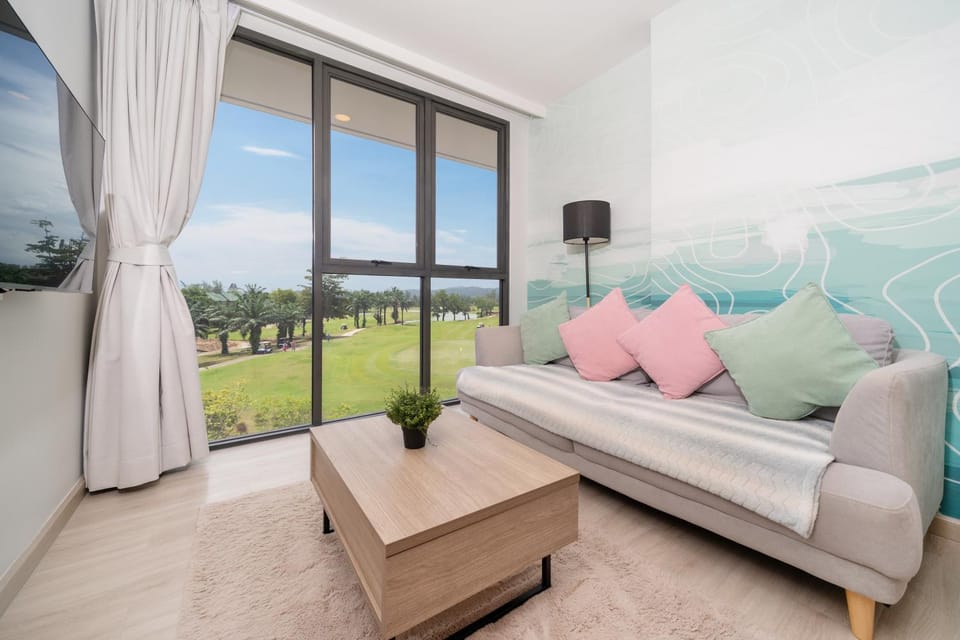 TV and multimedia, Living room, Seating area, Garden view