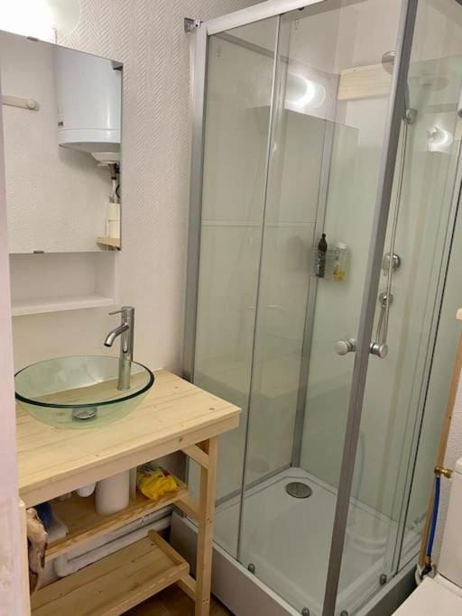 Studio cabine 4 personnes pied des pistes samedi à samedi Cabin in Bolquère