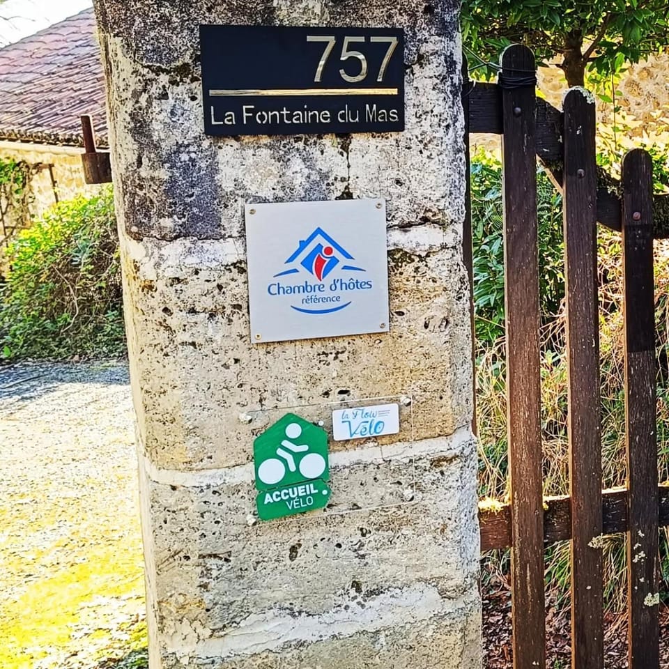 Facade/entrance, Logo/Certificate/Sign, Certificate/Award