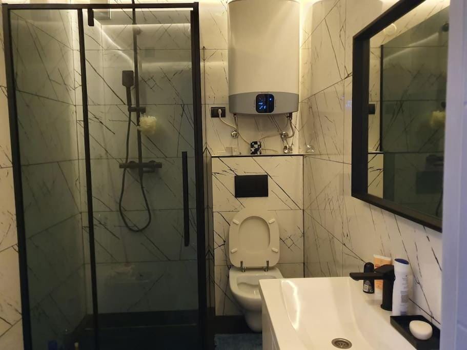 Shower, Toilet, Bathroom