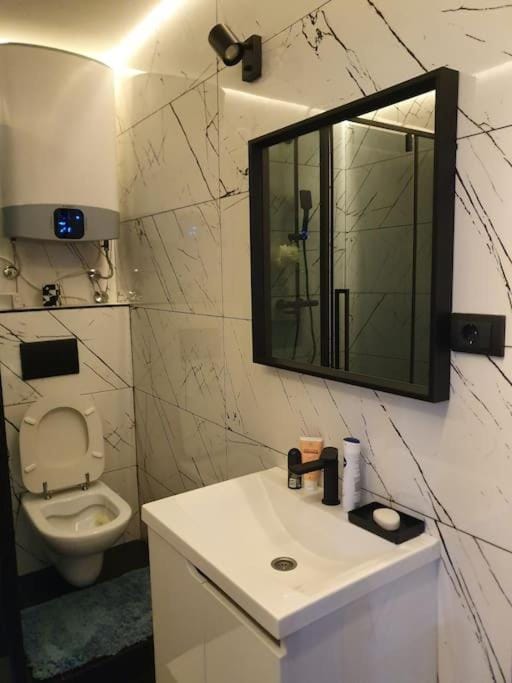 Toilet, Bathroom