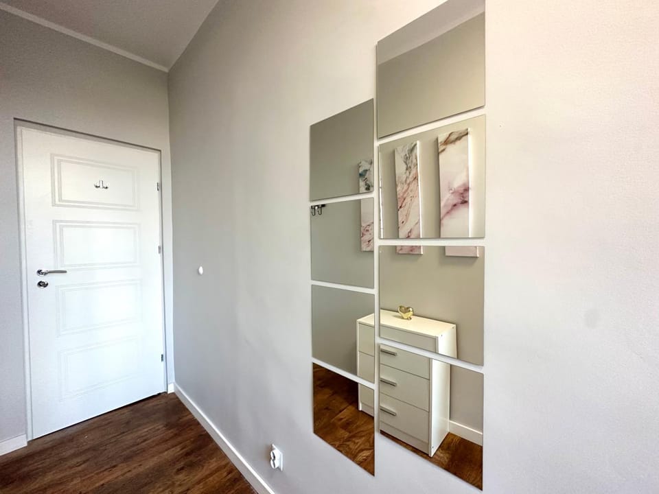 Photo of the whole room, wardrobe